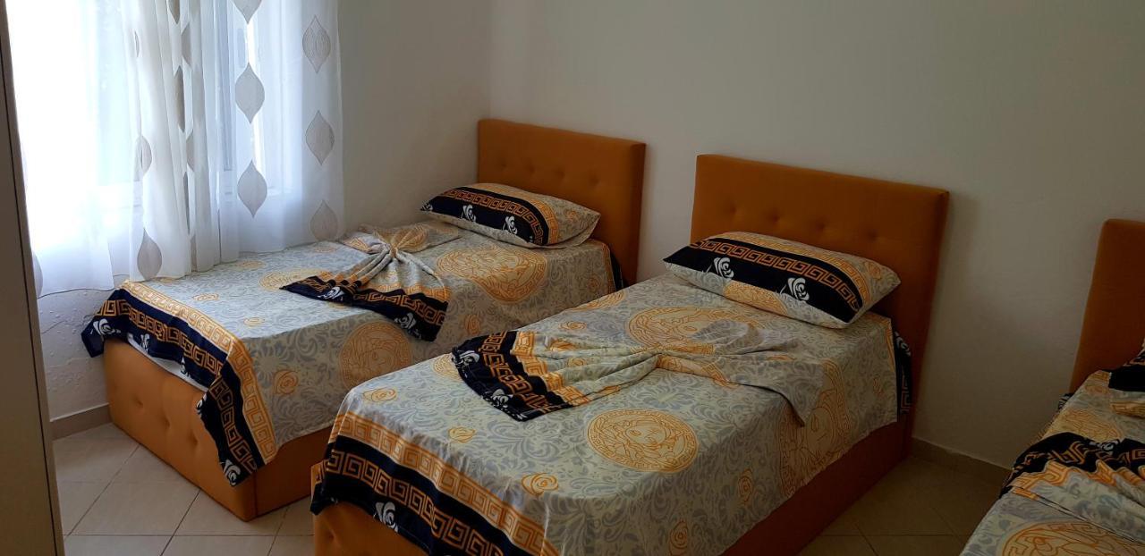 Home Flori&Vili Shkoder Luaran gambar